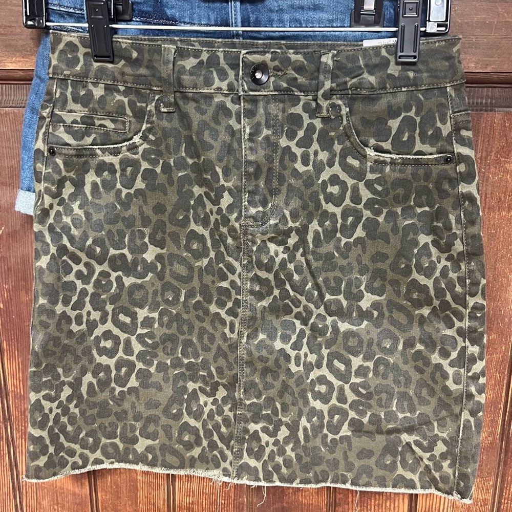 Tractr Blu Denim Skirt, green leopard print, size S, NWT